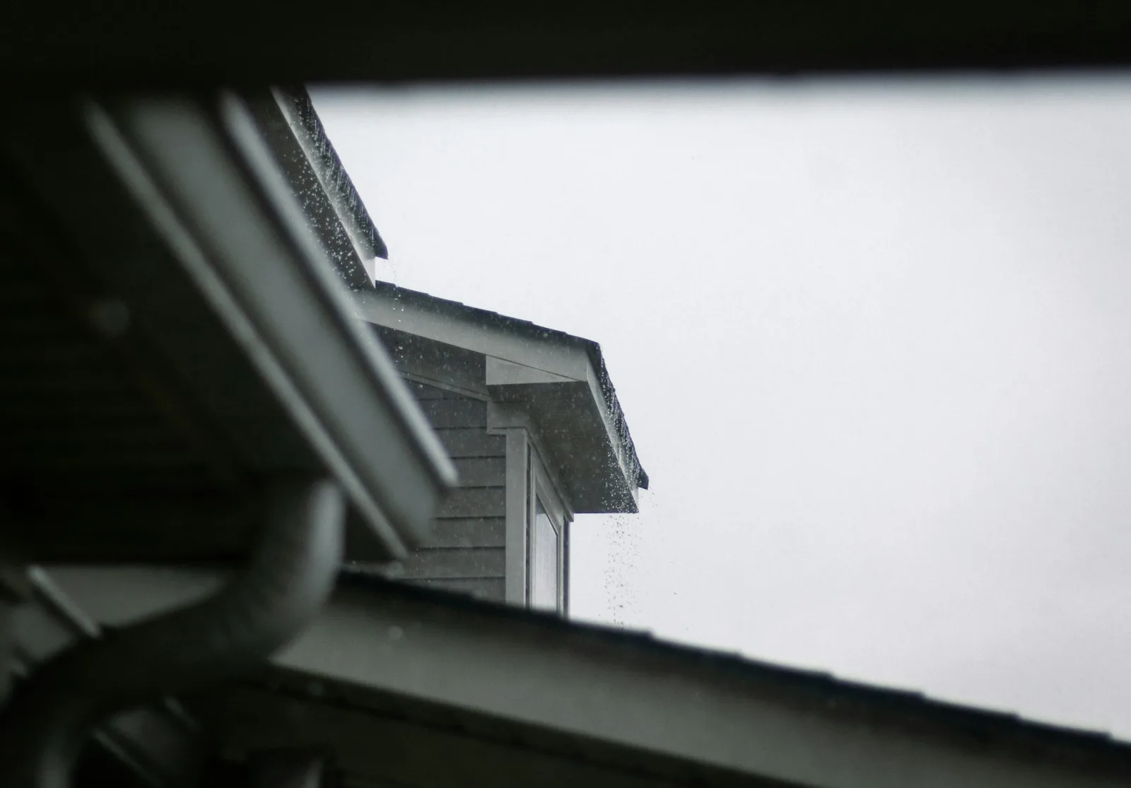 Gutter clearance & repair